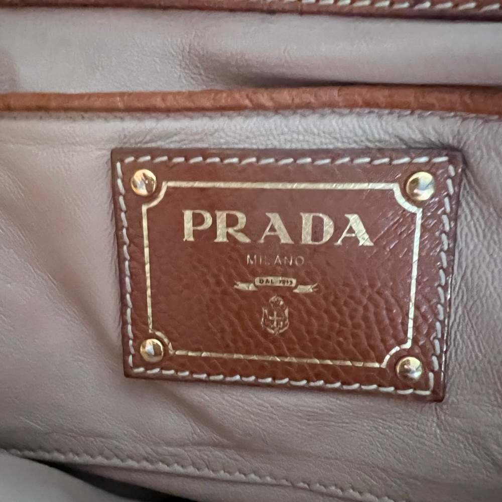 Authentic Prada hobo bag. Leather exterior, fabric interior with low logos. - Picture 5 of 6
